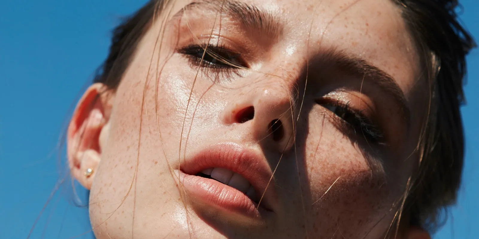 The New Rules of Radiance: This Summer’s Must-Have Beauty & Scent Essentials